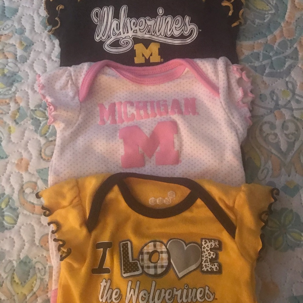 Michigan onesie set—worn once!
